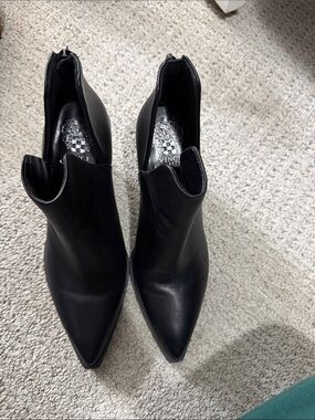Vince Camino Black Pointed Toe Leather Ankle Booties